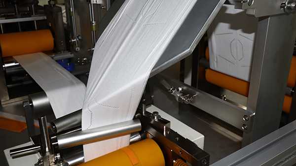 1657019297315211.jpg 鴨嘴型口罩機(jī)細(xì)節(jié)圖.jpg